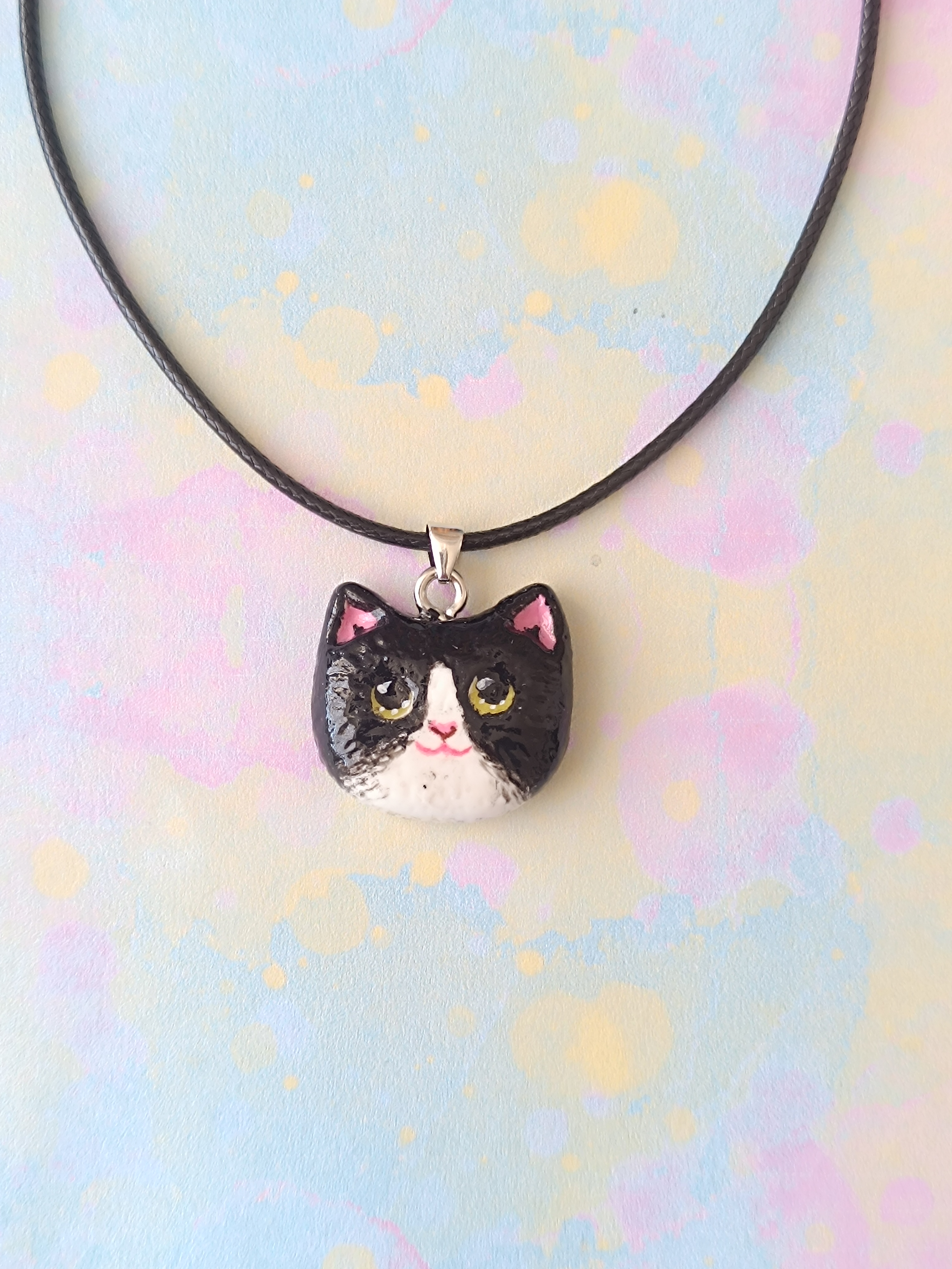 Collar Gatito blanco negro