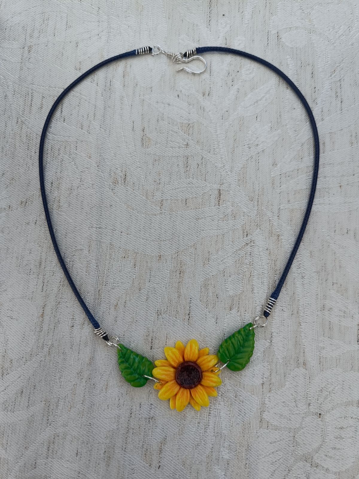 Collar floral con plata 950